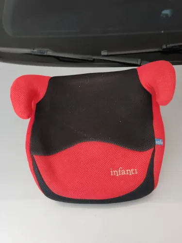 Assento de elevação infantil .