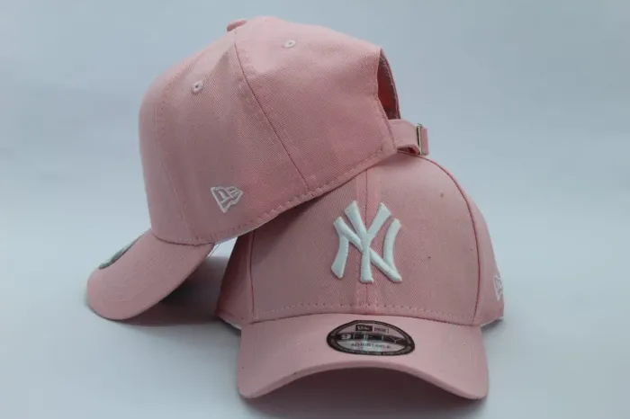 Boné Rosa NY