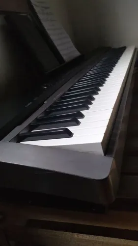 Piano digital - Casio Privia px-130 - teclado polifônico 88 teclas