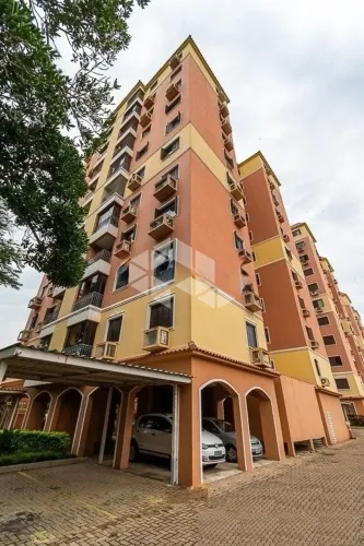 Apartamento Mobiliado inclusive eletrodomésticos. 3 dormitórios com box escriturado.