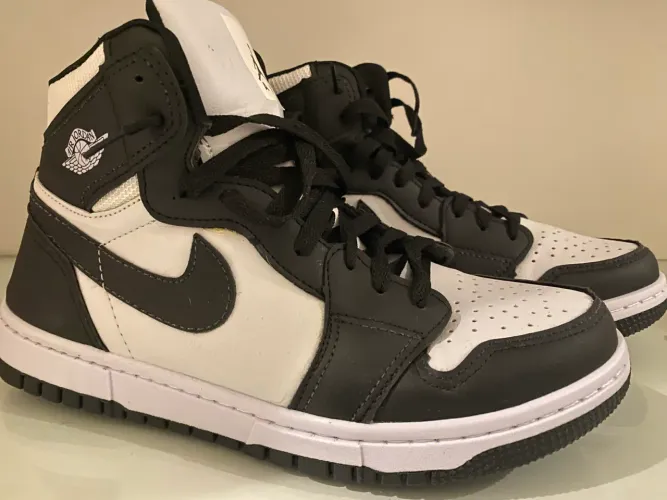 Nike Air Jordan 1 MID - Semi Novo - Usado 1 vez