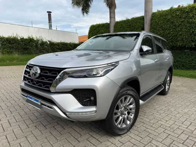 Toyota Hilux SW4 SRX 4X4 2.8 TDI 16V Dies. Aut. 2021
