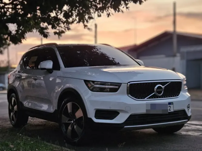 Volvo XC40 XC 40 T-4 Momentum 2.0 190cv FWD 2020