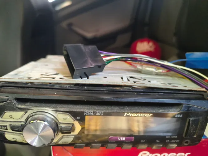 Som automotivo semi novo