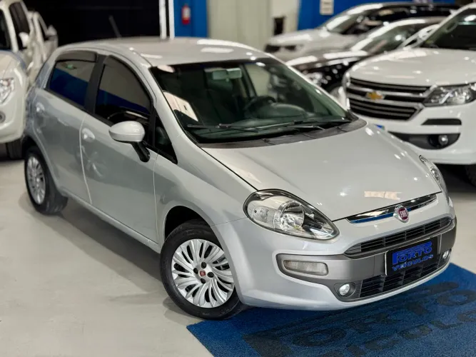 Fiat Punto Essence 1.6 Flex 16V 5P 2015
