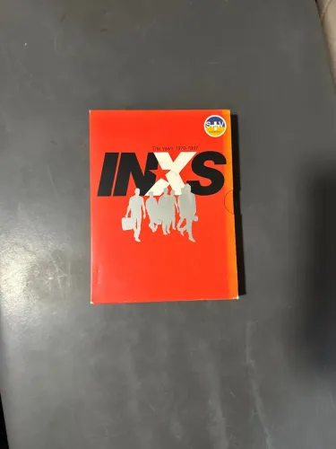 Coletânea INXS - The Years 1979-1997, que é um box set (edição especial)