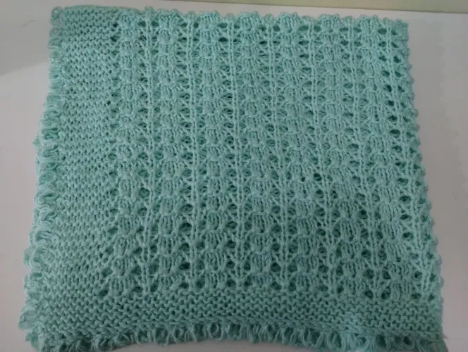 Manta verde de crochê para bebê 80cm x 80 cm. Nova