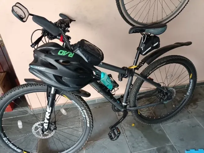 Mountain Bike First 3x8 - Freios Hidráulicos e Componentes Shimano
