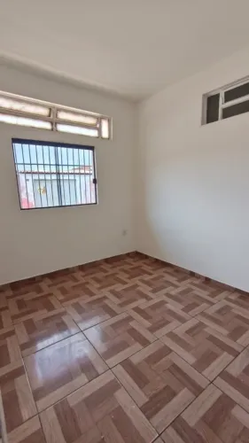 Lisboa Imóveis aluga:   ?Apartamento térreo no Arapongas;   ?02 quartos;  ?Sala; ?Coz