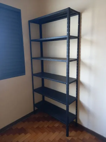 Estante de Ferro Preta Usada