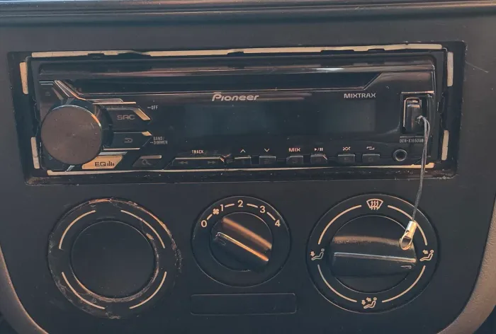 Rádio Pioneer com bluetooth instalado