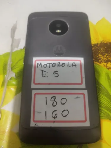 Celular Motorola E5