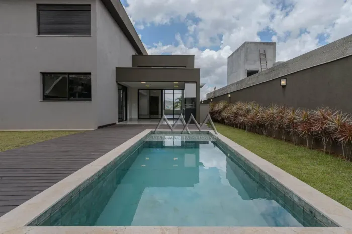 Casa à venda no condomínio Costa Laguna | 301 m² - 4 suítes