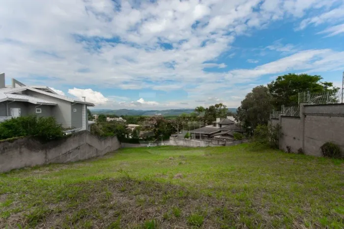 Terreno a venda no gramado, condomínio Colinas do Santander.
