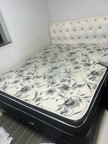Vendo Cama Box Queen Size + Colchão com cabeceira