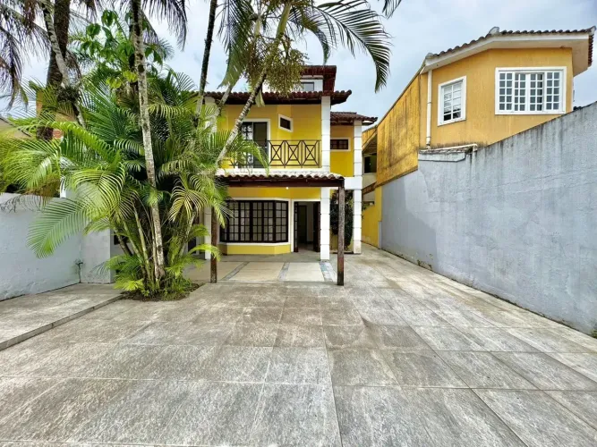 Casa de Condomínio em Vargem Grande