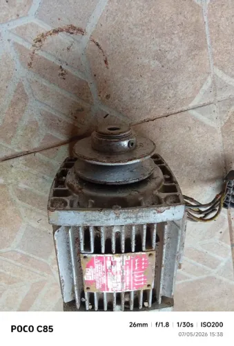 Motor trifásico