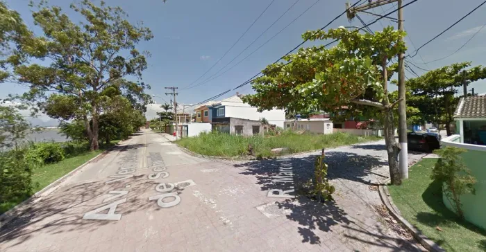 Terreno no bairro Mirante da Lagoa, frente para lagoa. Terreno de esquina! Macaé/RJ