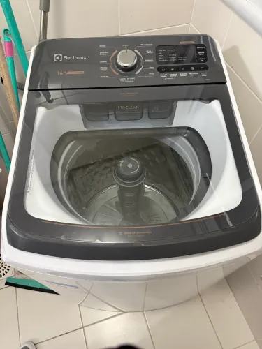 Vendo máquina de lavar grande.