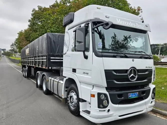 Mercedes Benz Actros 2546 6x2 Ano 19 Aut RETARDER + Graneleira Librelato ano 13 12.40m