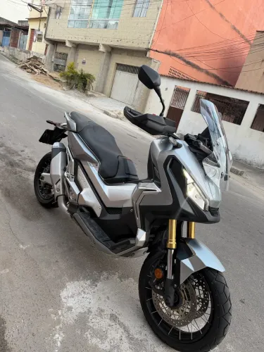X-adv 750