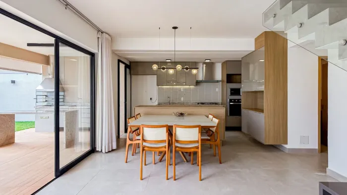 Casa Sobrado Jardins Bolonha 161m²