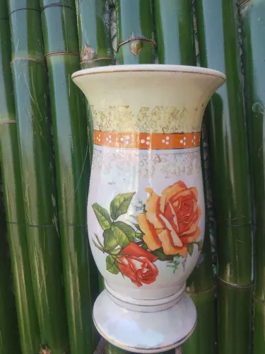 Vaso de porcelana antigo