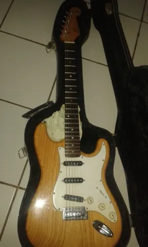Guitarra Stratocaster SX Vintage Séries