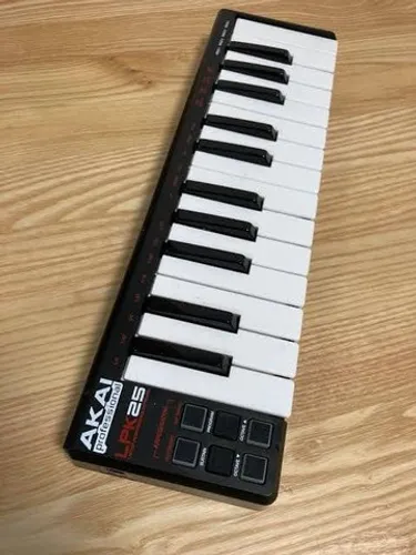 Controlador Akai LPK25