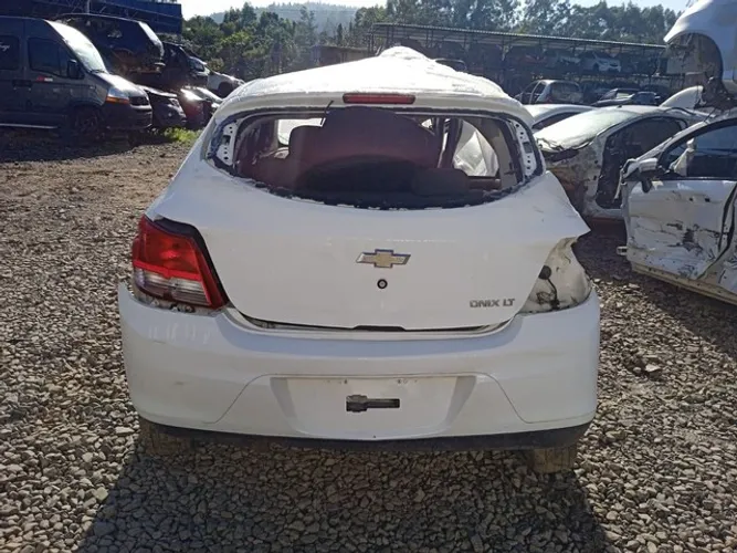 Sucata Chevrolet Onix 1.0 2014