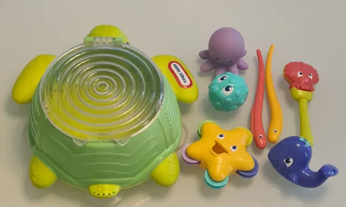 Brinquedo little tikes para banho