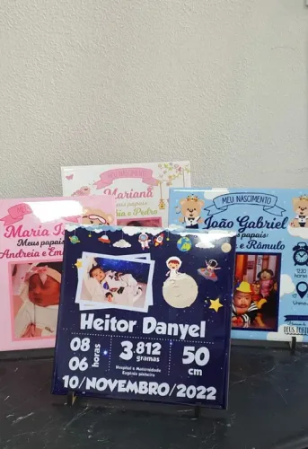 Quadro personalizado com os dados de nascimento do bebê 