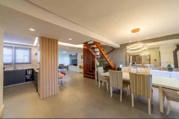 Casa em condomínio à venda