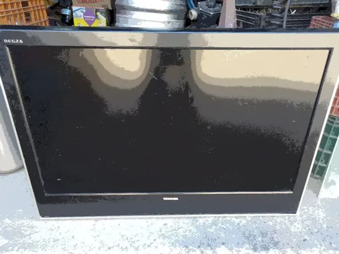 Televisão 37 polegadas com defeito