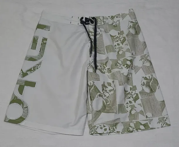 Shorts Oakley Skull Branco e Verde