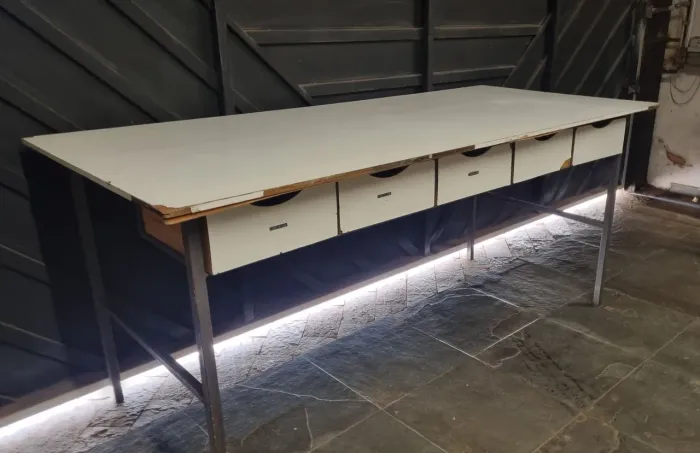 Mesa de Corte, Inspeção ou Organização de Tecidos e Roupas para Confecção