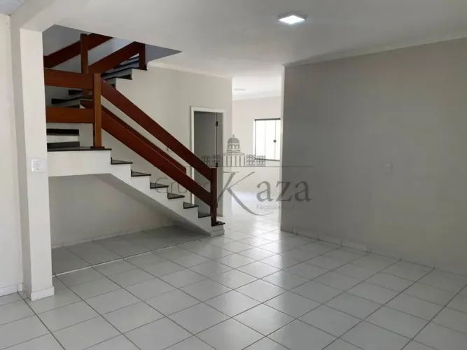 Oportunidade - Casa Comercial - Jardim das Industrias - 320m².