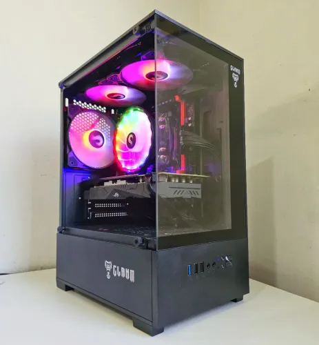 PC Gamer!  Xeon R5 2673 V3 + 16GB DDR4 + 512GB NVME.