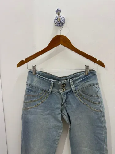 Calça jeans feminina cintura baixa