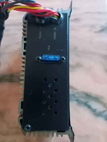 Amplificador Automotivo - Canais A e B de 80 Watts de Potência