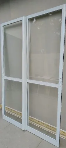 Porta de Vidro e Alumínio