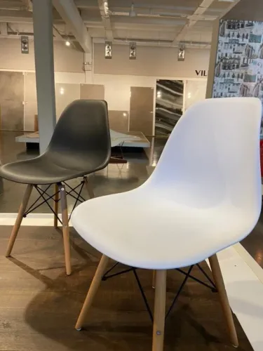 CADEIRA EAMES EIFFEL R$139,90 Á VISTA PAGA SOMENTE NA ENTREGA EM ATÉ 10x SEM JUROS