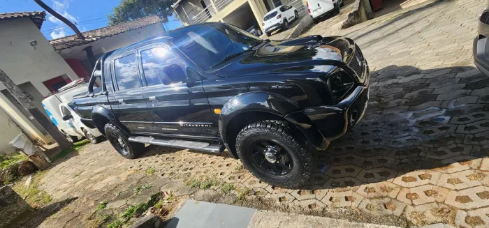 MMC L200 SPORT HPE 4X4 AUT DIESEL