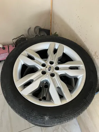 Aro 20 com Pneu 5x114