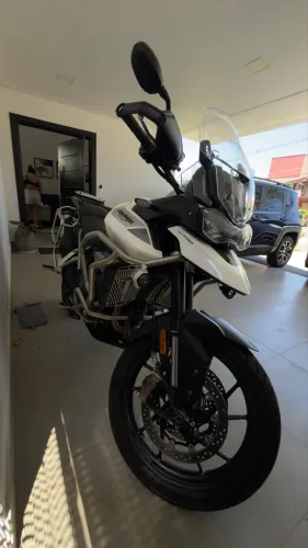 ? Triumph Tiger 900 GT Pro 2023 ? - 1.600 km, revisões Triumph, impecável!