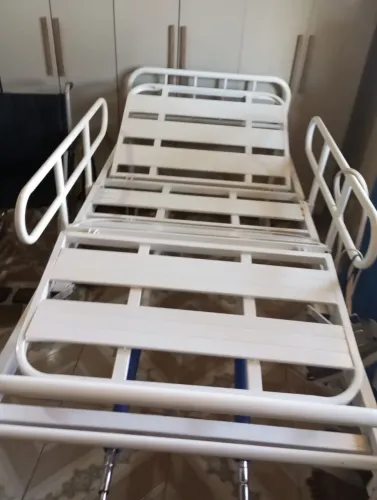 Cama hospitalar , colchão, cadeira de rodas e mas...