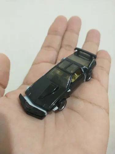 Miniatura K.I.T.T Persuit Mode (A Super Máquina) - Hot Wheels retrô (Premium) - 1/64