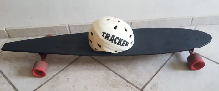 Vendo Skate Longboard e capacete.