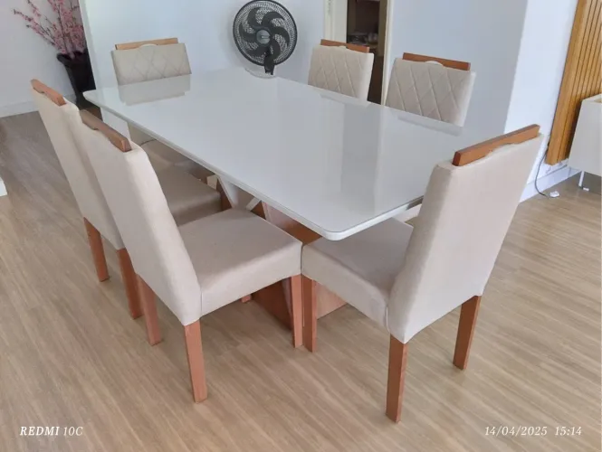 Mesa de Jantar madeira 6 lugares
