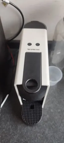 Cafeteira Nespresso - Design Elegante e Café Perfeito!
